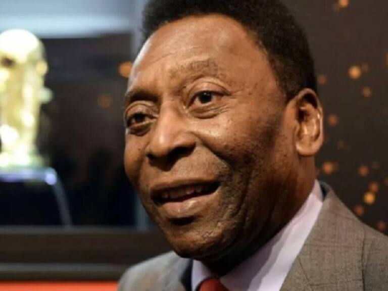 Pelé llama a la calma por su estado de salud: «Estoy fuerte, con mucha ilusión y sigo mi tratamiento como siempre»