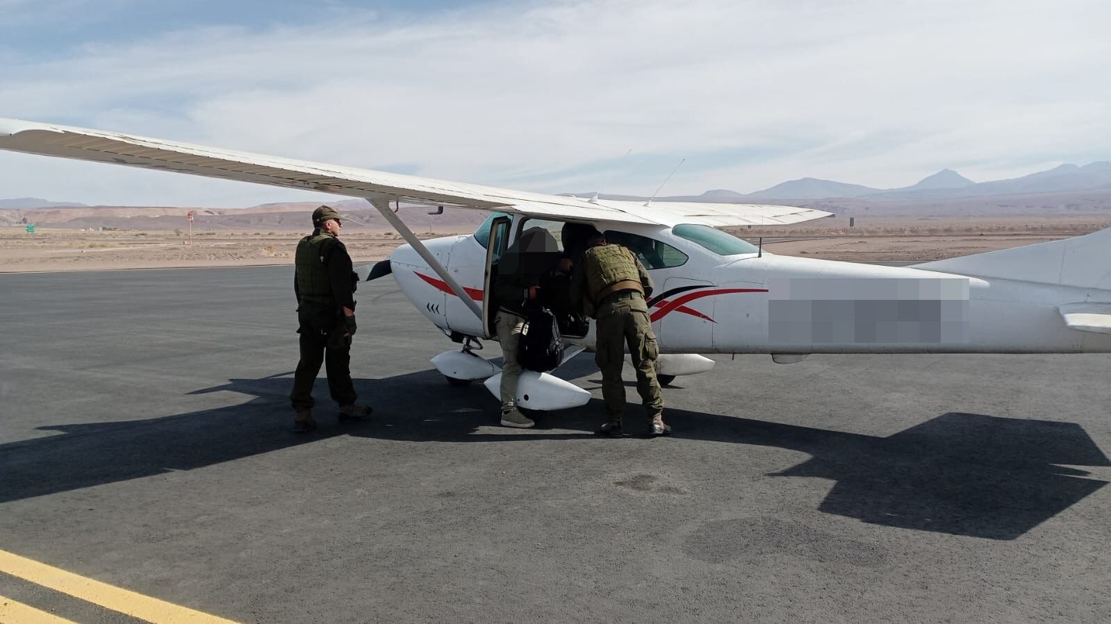 Interceptan avioneta que volaba sin permiso por Antofagasta.