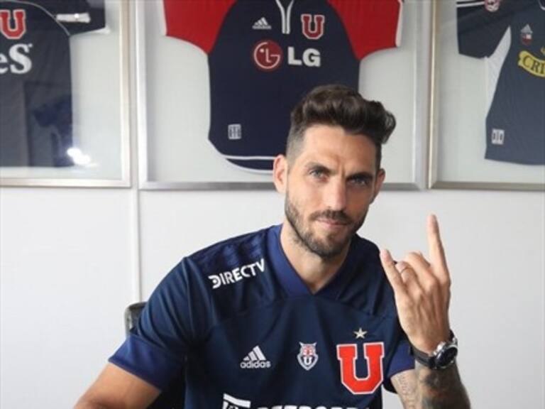 Universidad de Chile oficializó el fichaje de Joaquín Larrivey