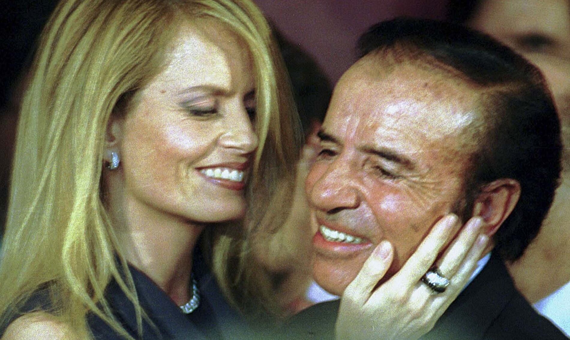 zzzznacp2NOTICIAS ARGENTINAS BAIRES, OCTUBRE 3: (ARCHIVO) La Cámara Federal porteña revocó el archivo y dispuso se siga investigando al ex presidente Carlos Menem y a su ex esposa Cecilia Bolocco por presunto enriquecimiento ilícito. FOTO NA: MARCELO CAPECEzzzz