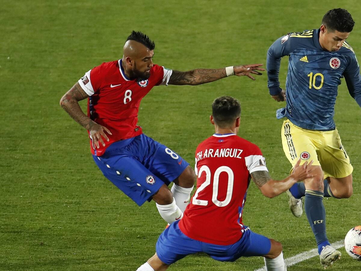 Arturo Vidal y Charles Aránguiz encienden las alarmas en La Roja de cara al duelo con Colombia