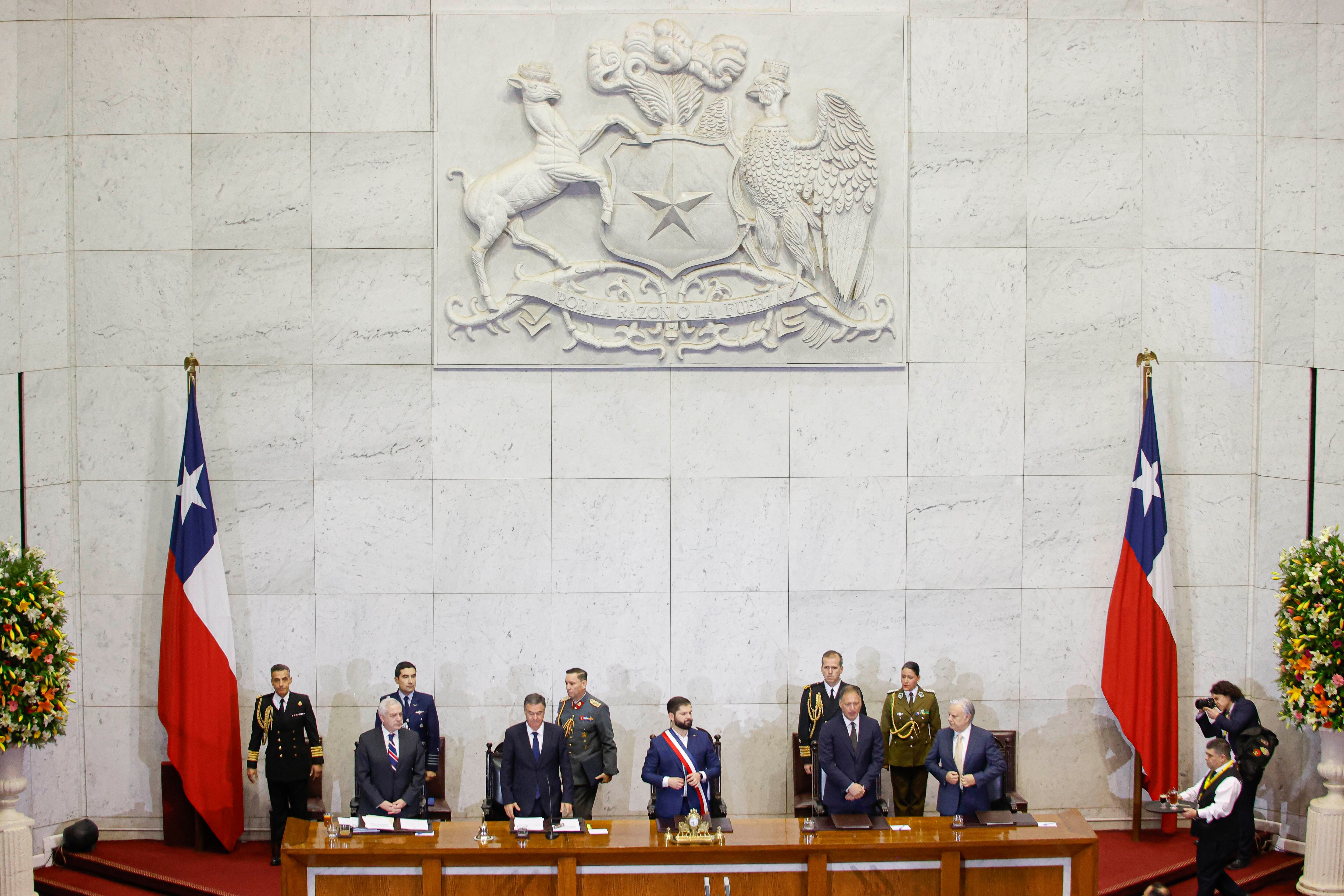 01 JUNIO 2025/ VALPARAISO
El Presidente de la República, Gabriel Boric Font, junto al Presidente de la Cámara de Diputados, José Miguel Castro, y el Presidente del Senado, Manuel Ossandón, durante su última cuenta pública en el Congreso Nacional de Valparaiso.
FOTO: SEBASTIÁN RÍOS MORALES/UNO NOTICIAS