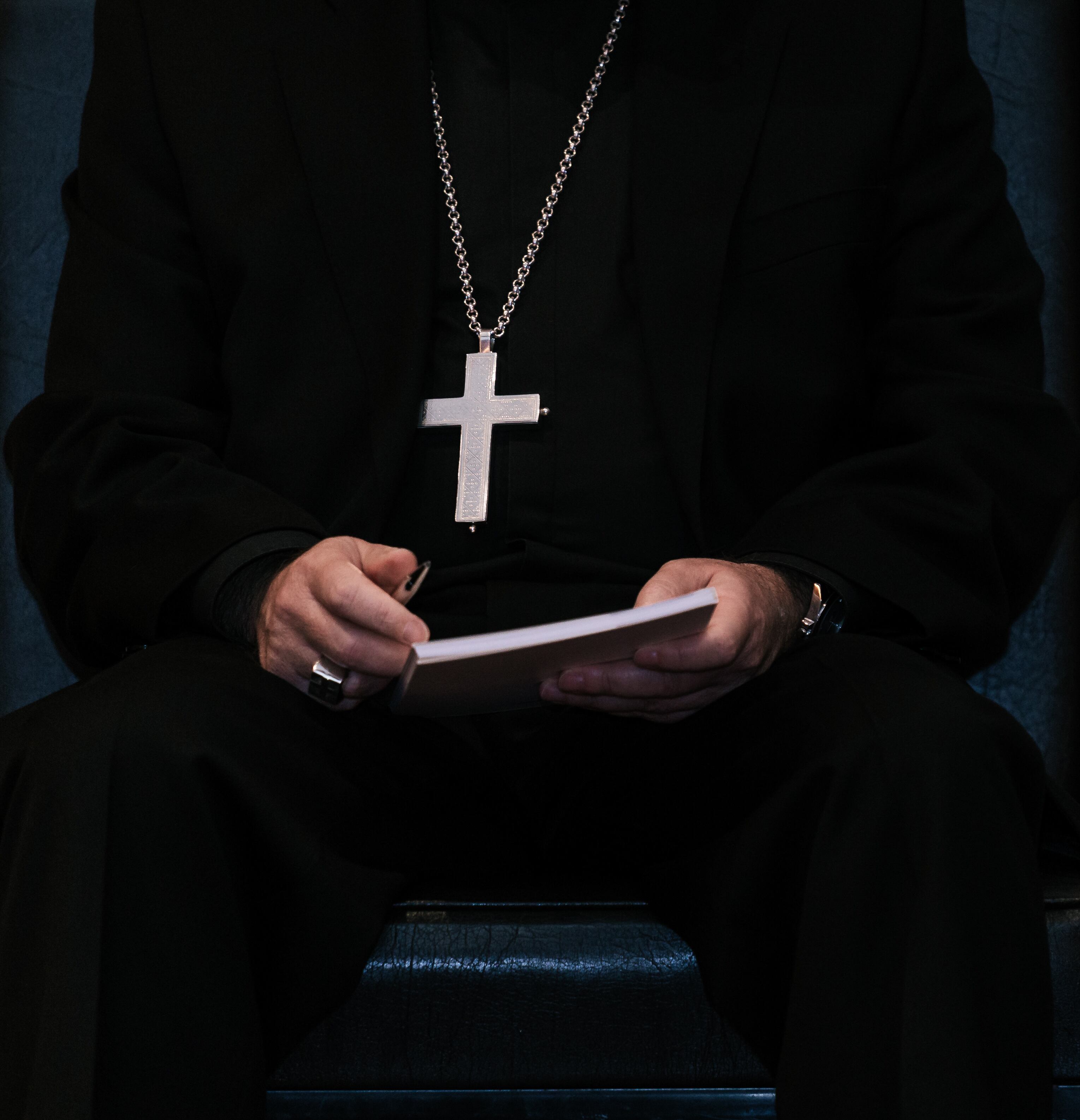 «El abuso de poder y conciencia eran lo común»: 32 exconsagradas firman carta contra Legionarios de Cristo