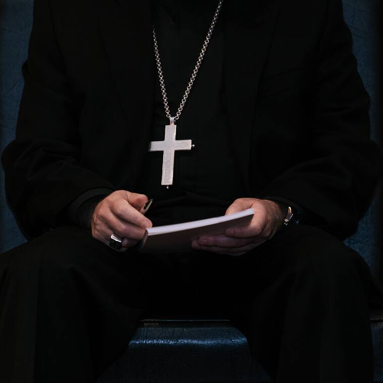 «El abuso de poder y conciencia eran lo común»: 32 exconsagradas firman carta contra Legionarios de Cristo
