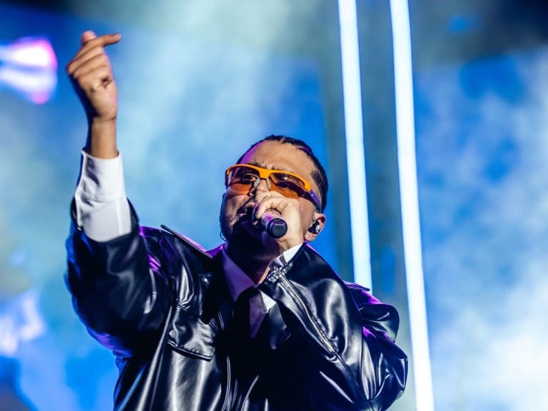 Álvaro Díaz cierra a lo grande su 2023 en la música con el estreno de «Quizás Sí, Quizás No» junto a Quevedo