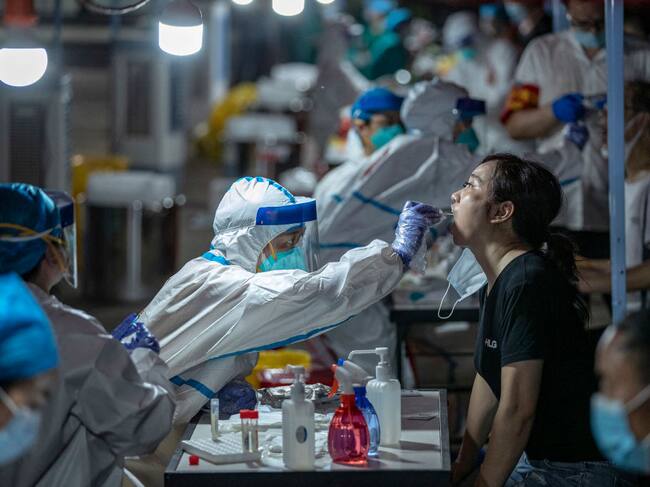 Exámenes masivos ara detectar el Covid-19 en la ciudad de Wuhan