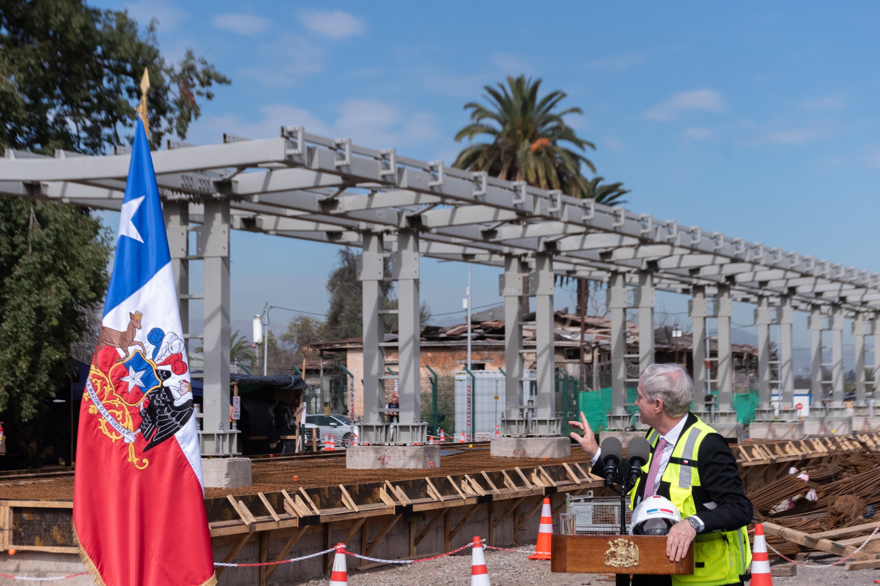 Gobierno descarta revertir licitación desierta del Tren Melipilla y Claudio Orrego advierte: “En tres años no vamos a estar iniciando obras”