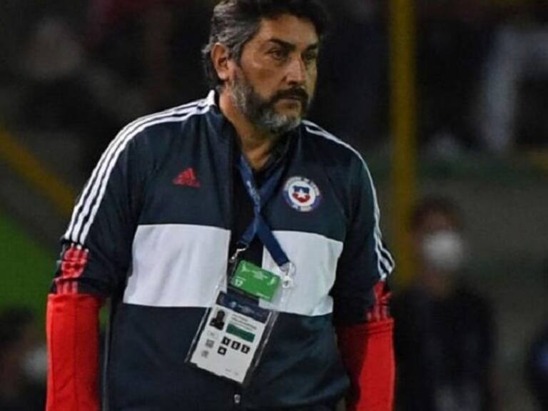 Fin del ciclo: José Letelier no sigue como DT de La Roja Femenina tras reunión en la ANFP