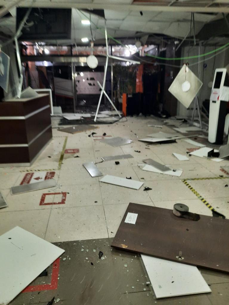 Cajero automático destruido en Sanatorio Alemán de Concepción. / ADN.cl