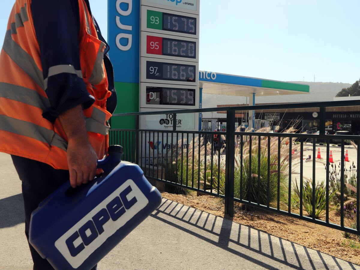 ¿Nuevo retiro de fondos de pensión? Legisladores piden al Gobierno varias medidas post alza de bencina