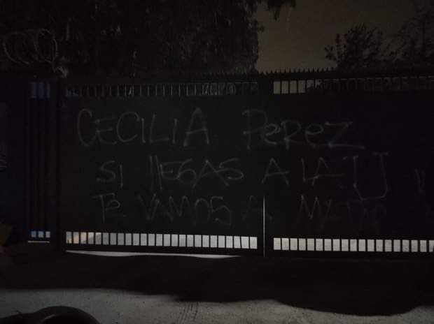 Rayados en el CDA contra Cecilia Pérez. / ADN:cl