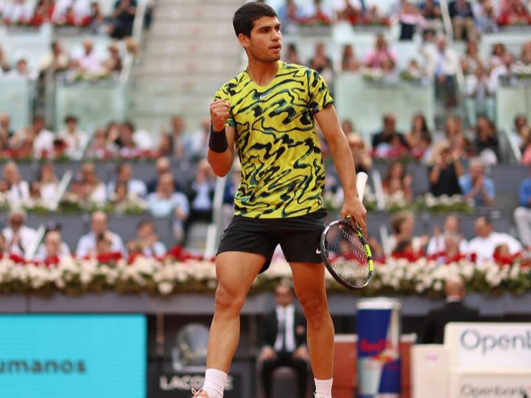 Carlos Alcaraz vence la resistencia de Struff para defender con éxito el título en Madrid