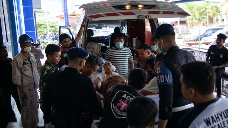 Al menos 18 muertos tras la explosión de una planta en Indonesia