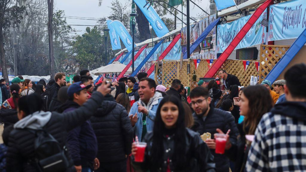 Parque O'Higgins, fondas, fiestas patrias, 1024x576 jpg ok
