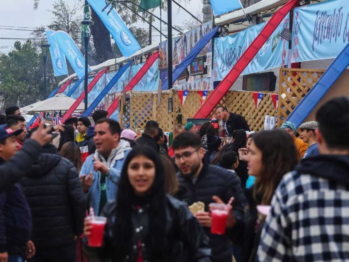 Fiestas Patrias 2025: estas son las ciudades favoritas de los chilenos para viajar durante el “18″, según estudio