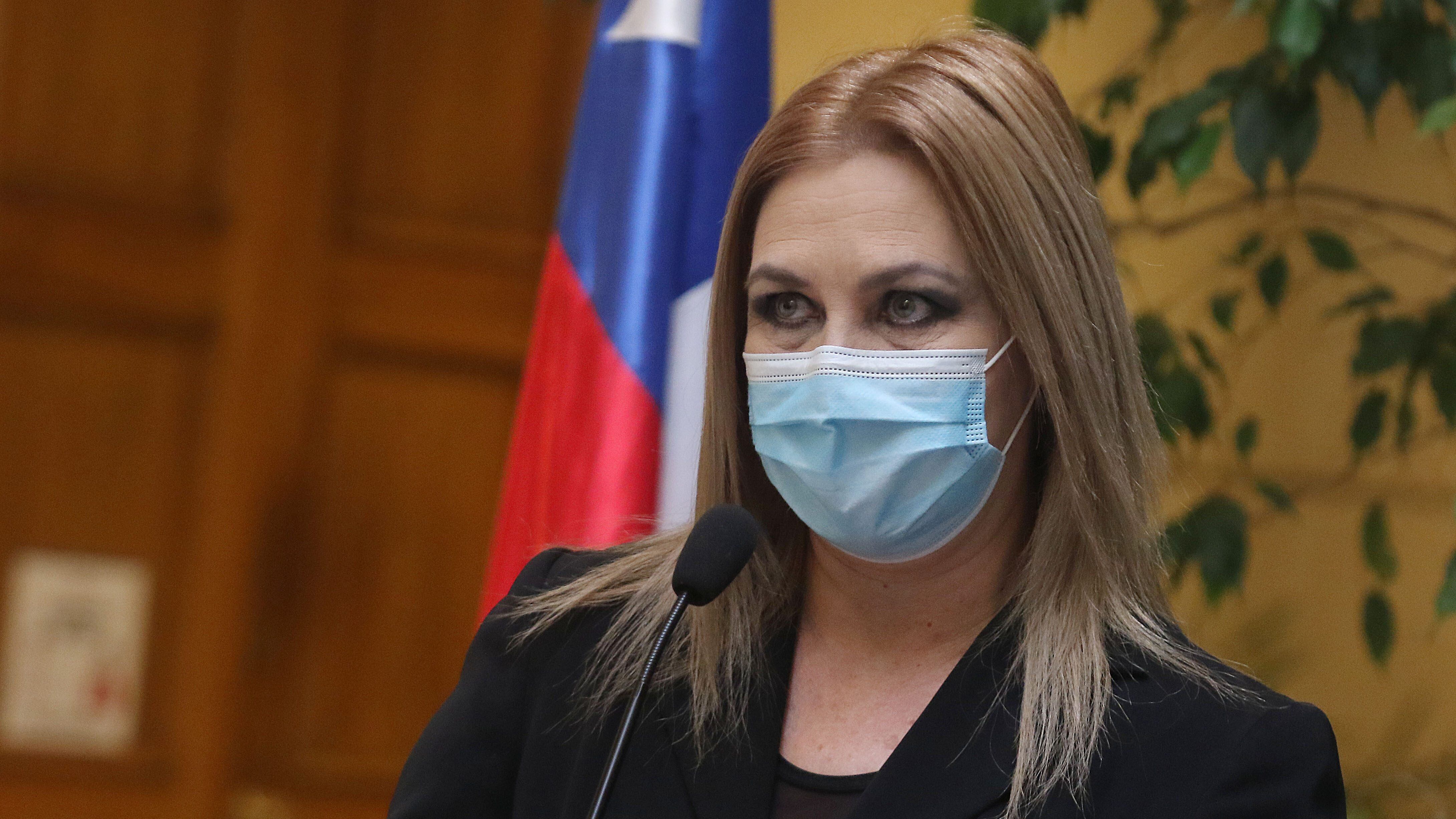 Tuiteros se lanzaron contra Pamela Jiles tras victoria de Gabriel Boric