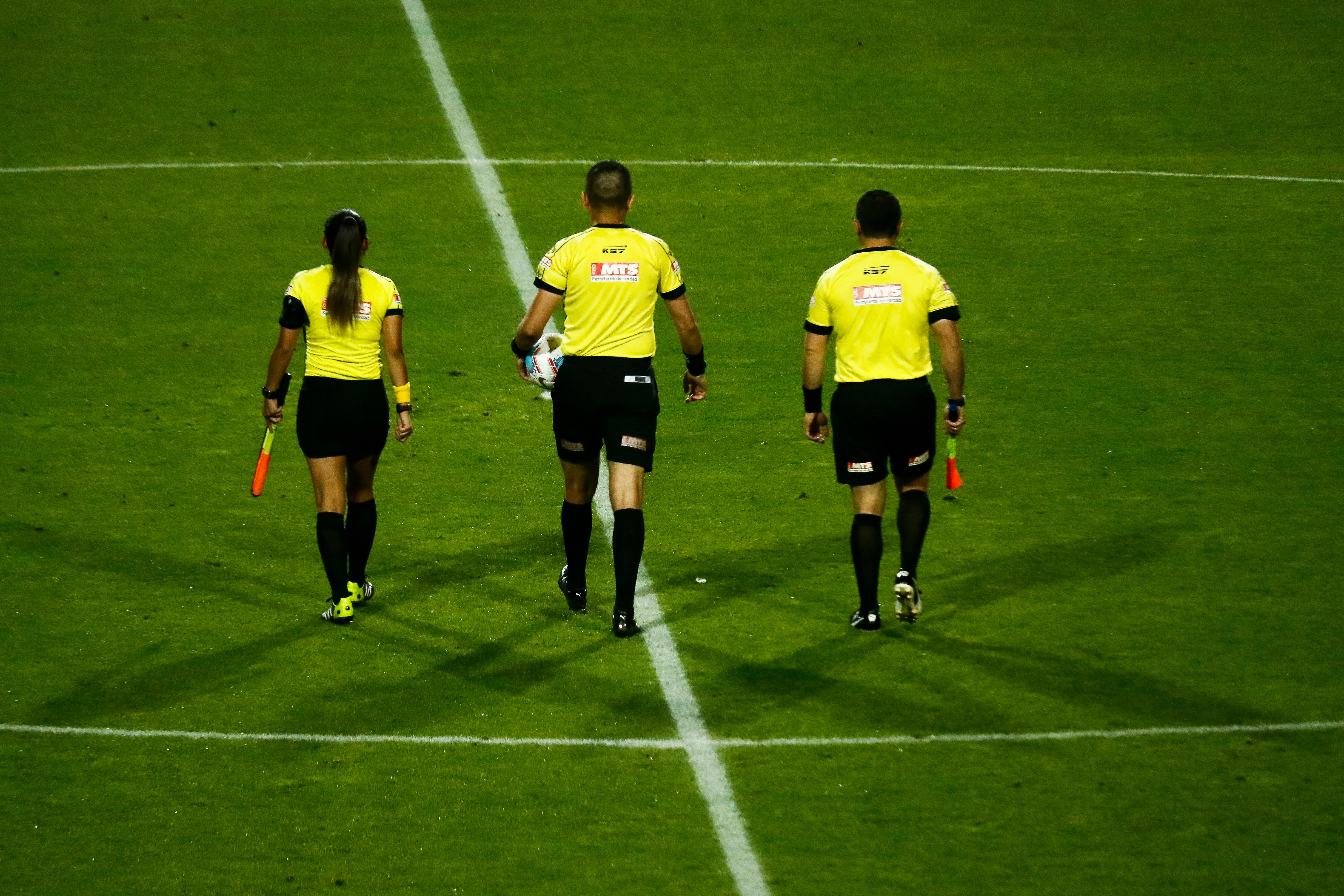 Sindicato de Árbitros Profesionales adhieren a la paralización indefinida del fútbol en Chile por parte del Sifup | Agencia Uno