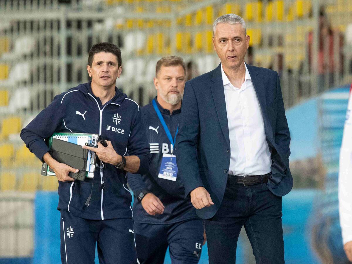 Tiago Nunes vuelve a cuestionar al arbitraje en Chile: “Pareciera que acá dirigen como si estuvieran de vacaciones”