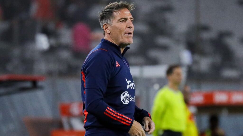 Eduardo Berizzo renuncia a la banca de La Roja tras empatar con Paraguay: "Ojalá el clima se descomprima"