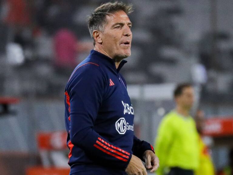 Eduardo Berizzo renuncia a la banca de La Roja tras empatar con Paraguay: "Ojalá el clima se descomprima"
