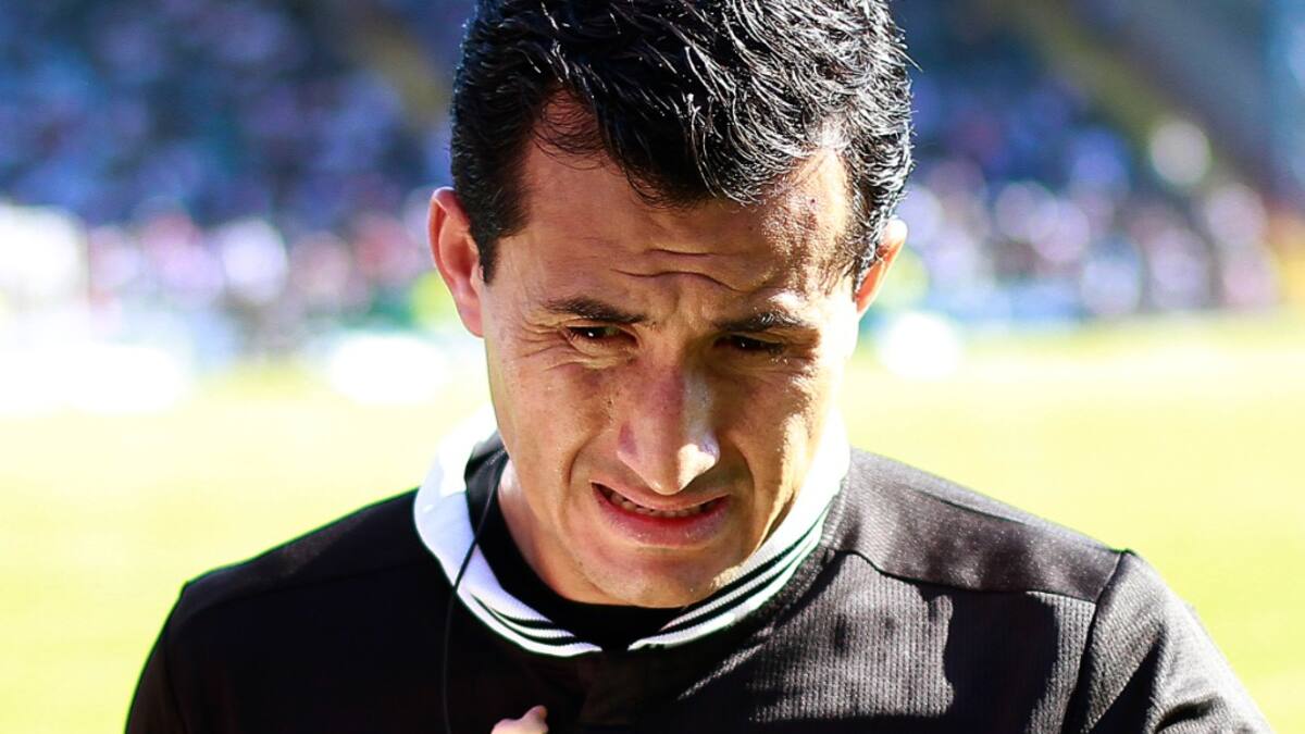 En México destrozan a Enrique Osses tras polémica renuncia del presidente del arbitraje mexicano