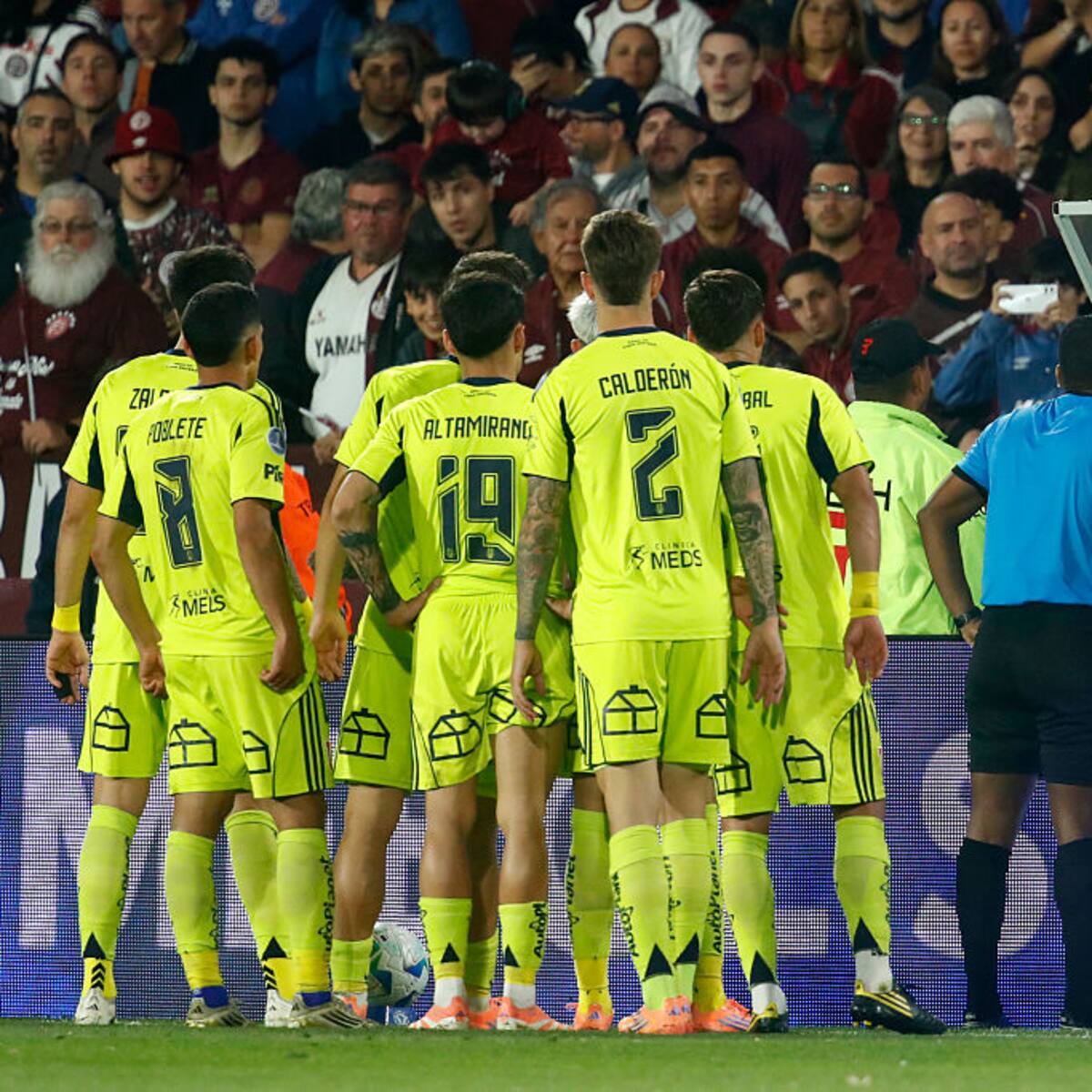 Conmebol de la mano con el fútbol argentino: las jugadas del VAR que eliminaron a la U de la Sudamericana