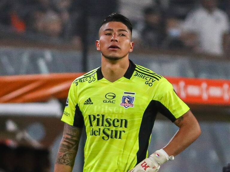 Nuevo escándalo en Colo Colo: Pillaron a Brayan Cortés con «persona no autorizada» en hotel de concentración