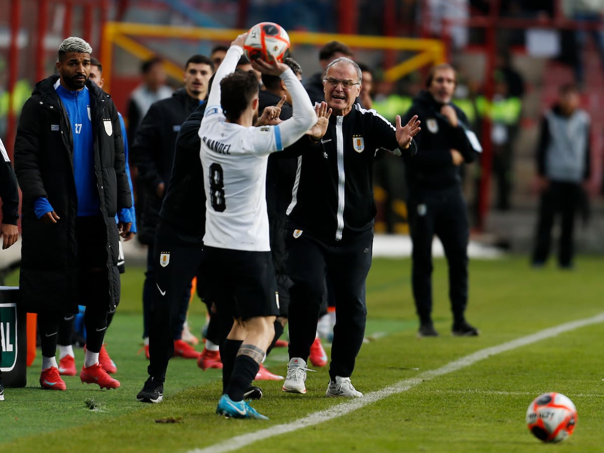 Bielsa da otra sorpresa en Uruguay y dejaría fuera del Mundial 2026 a una de las figuras del plantel