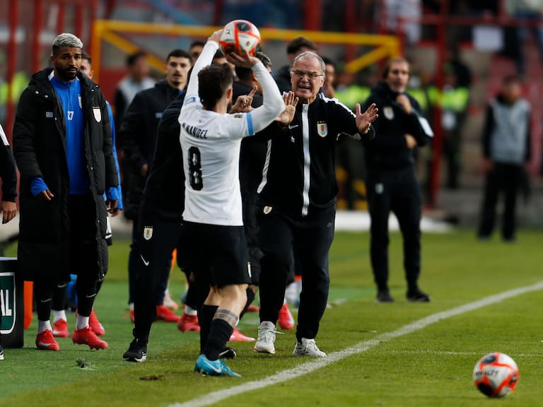 Bielsa da otra sorpresa en Uruguay y dejaría fuera del Mundial 2026 a una de las figuras del plantel