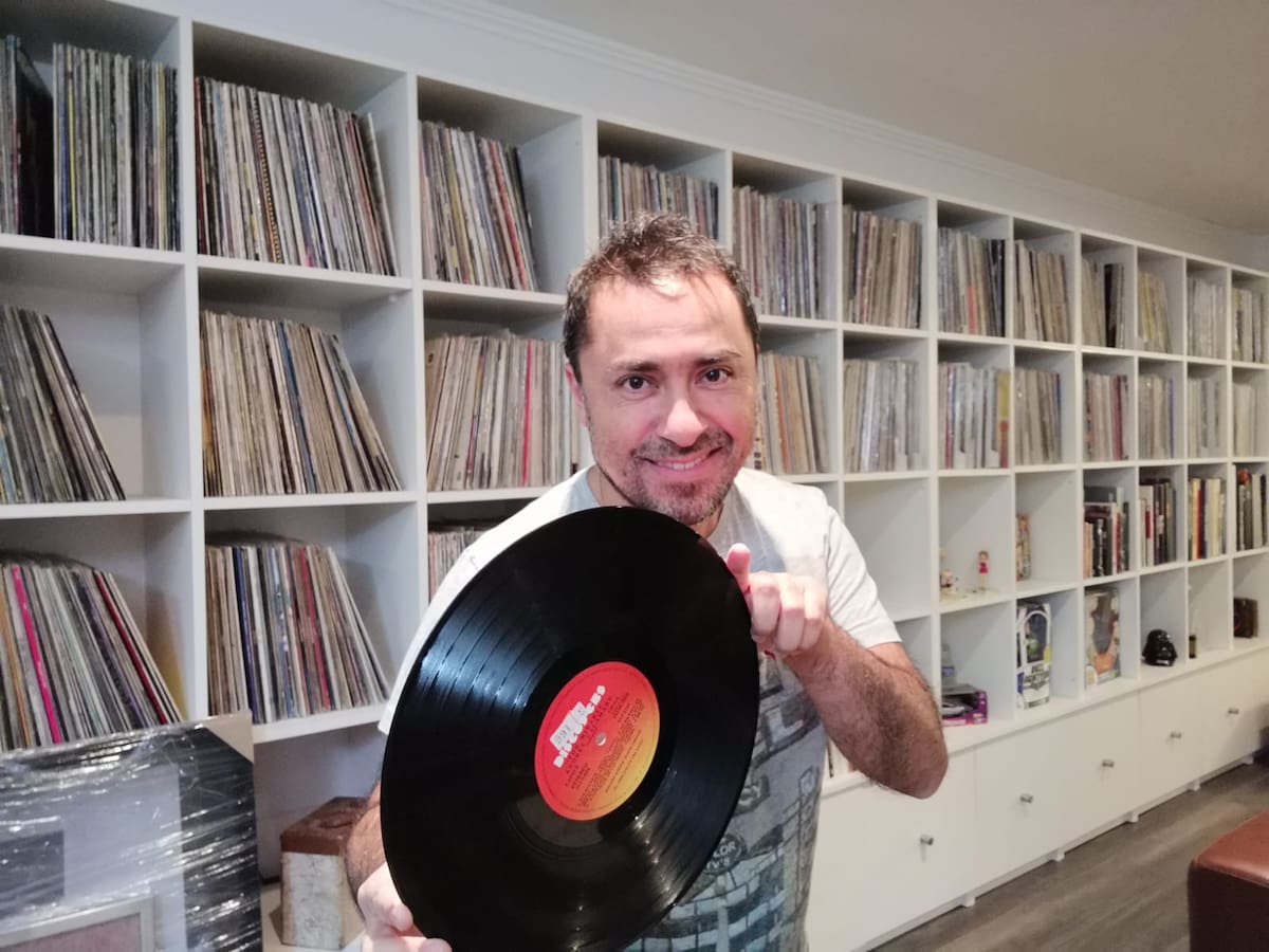 ‘Chico’ Pérez, el DJ que pone fin a su amor de 40 años: “Te transformas en una especie de tenedor y se pierde la gracia del coleccionismo”