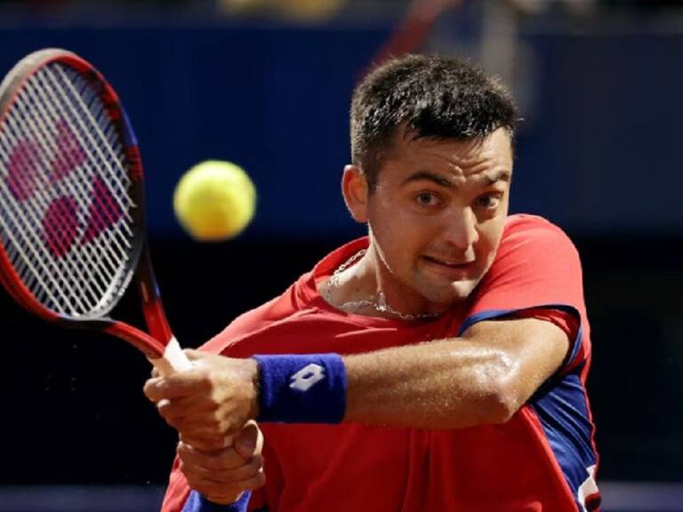 Tomás Barrios venció con facilidad a tenista uruguayo en su estreno en el Challenger de Montevideo