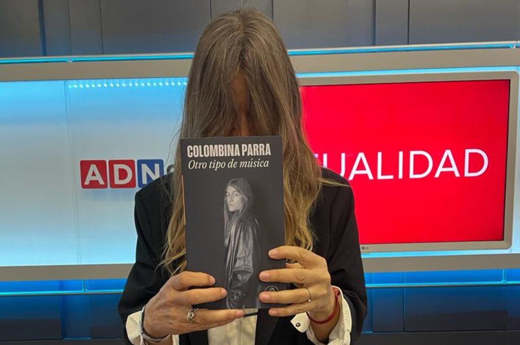 Colombina Parra estrenó su primer libro: "Toda la vida he trabajado con palabras"