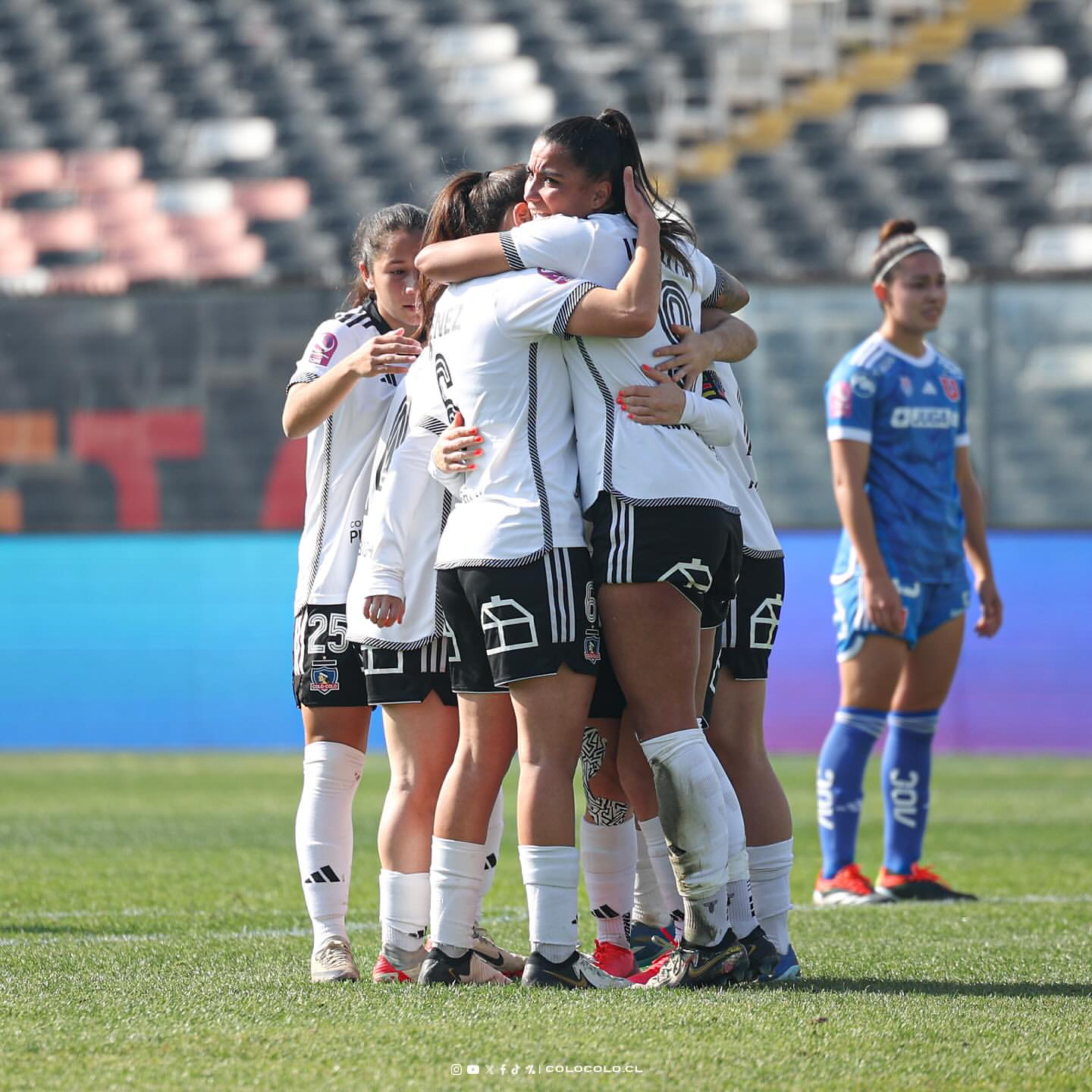 Instagram: @colocolofemenino