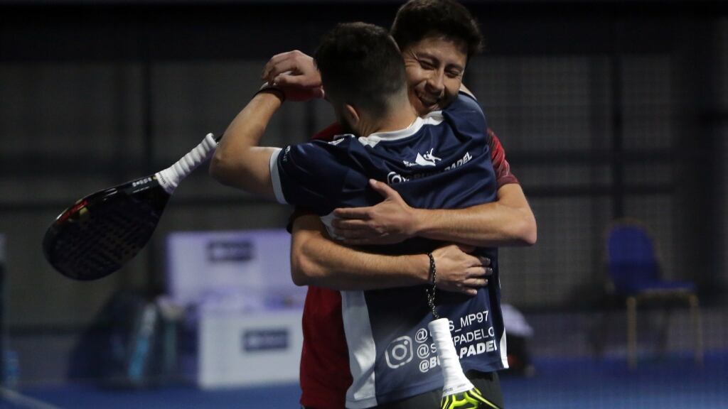 Premier Pádel de Mendoza: Cristóbal Molina y Cristóbal Martínez logran histórico avance a segunda ronda