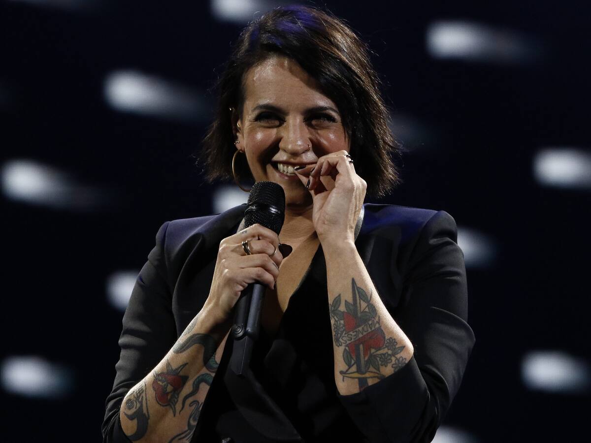 «Con hartos menos tatuajes»: Jani Dueñas compartió postal del recuerdo en la que posa desnuda