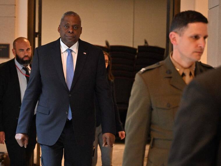 El secretario de defensa de Estados Unidos Lloyd Austin con militares