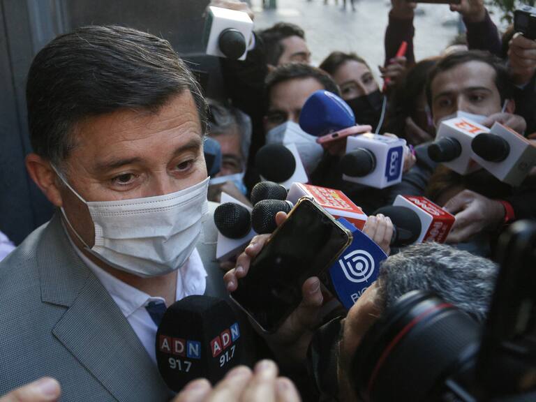 1 de ABRIL de 2022/ SANTIAGO El General en Retiro y Ex Comandante en Jefe del Ejército Ricardo Martínez llega a declarar al despacho de la Ministra Romy Rutherford por la por el caso de Fraude dentro del Ejército
FOTO: DIEGO MARTIN/AGENCIAUNO