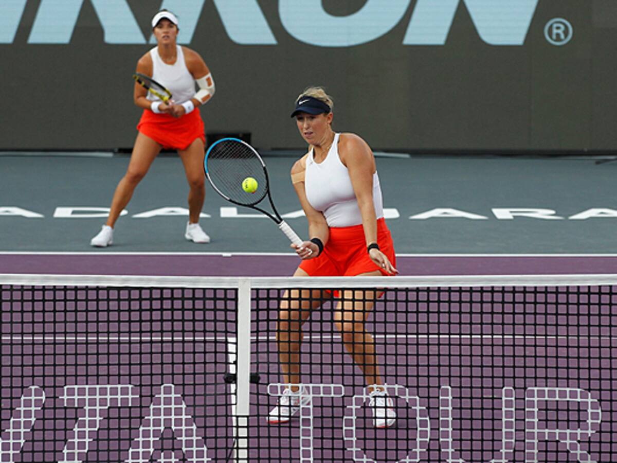 Guarachi y Krawczyk obtuvieron trascendental triunfo en las WTA Finals y este lunes buscarán un lugar en las semifinales