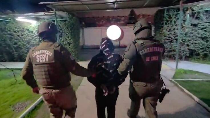 Niño de 14 años detenido tras violenta encerrona en Peñalolén: tenía antecedentes por delitos similares