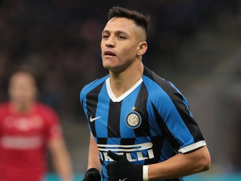 MILAN, ITALY - JANUARY 29: Alexis Sanchez of FC Internazionale looks on during the Coppa Italia Quarter Final match between FC Internazionale and ACF Fiorentina at San Siro on January 29, 2020 in Milan, Italy. (Photo by Emilio Andreoli/Getty Images)