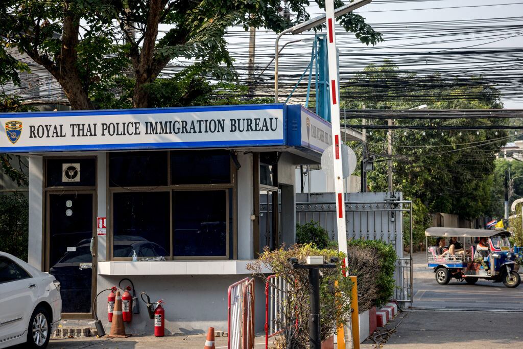 El edificio de tránsito migratorio en la ciudad de Bangkok, donde estuvieron detenidos los integrantes de la banda Bi-2 tras actuar ilegalmente en Tailandia.