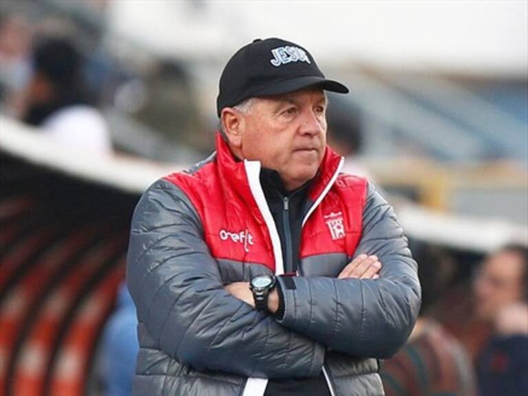 Luis Marcoleta deja la banca de Curicó Unido