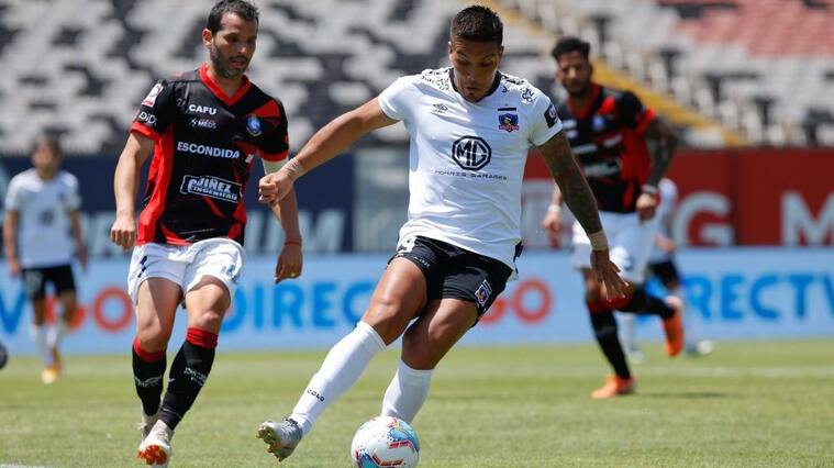 10 de Noviembre del 2020/SANTIAGOJavier Parraguez(c) ,durante el partido valido por la Duodecima fecha del Campeonato Nacional AFP PlanVital 2020, entre Colo Colo vs Deportes Antofagasta, disputado en el Estadio Monumental
FOTO:FRANCISCO LONGA/AGENCIAUNO