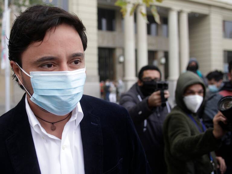 Alcalde de La Florida cuestiona al Minsal por vacunas