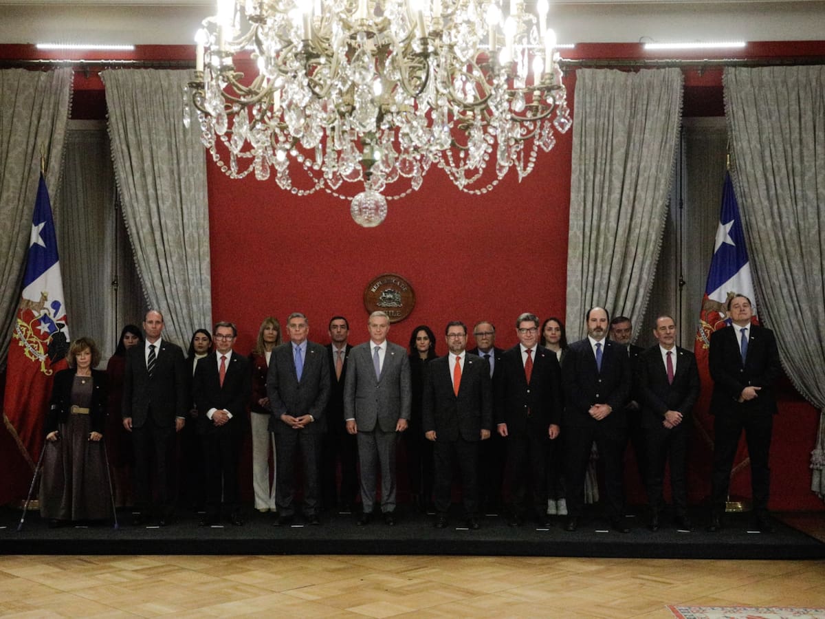 Ministras del gabinete de Kast recibieron más ataques digitales que sus pares hombres, según informe del Servel