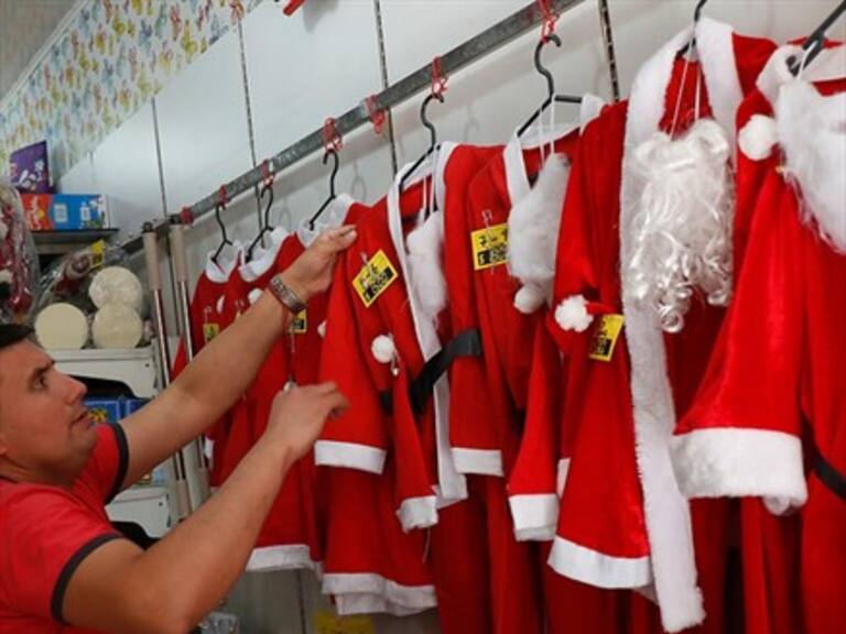 Colectivero deberá pagar parte por conducir disfrazado de viejo pascuero