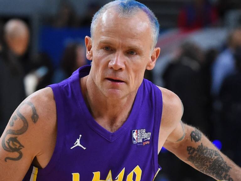 Flea de RHCP compartió video en el que anota tres canastas consecutivas en partido de básquetbol de 1995