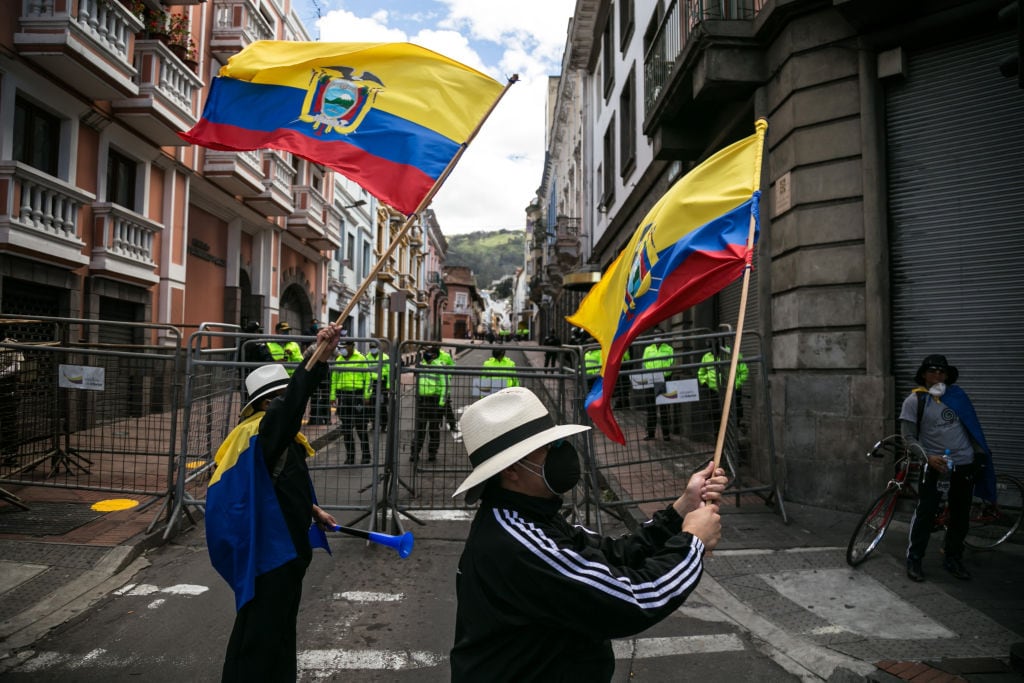 Ciudadanos ecuatoriano protestan en contra del gobierno