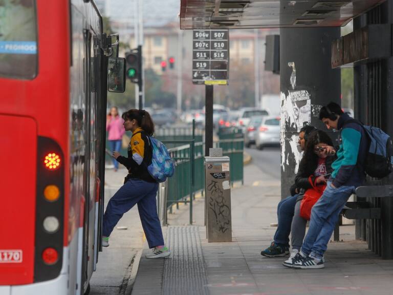 Cámara despacha a ley proyecto que sanciona daños en medio de transporte público