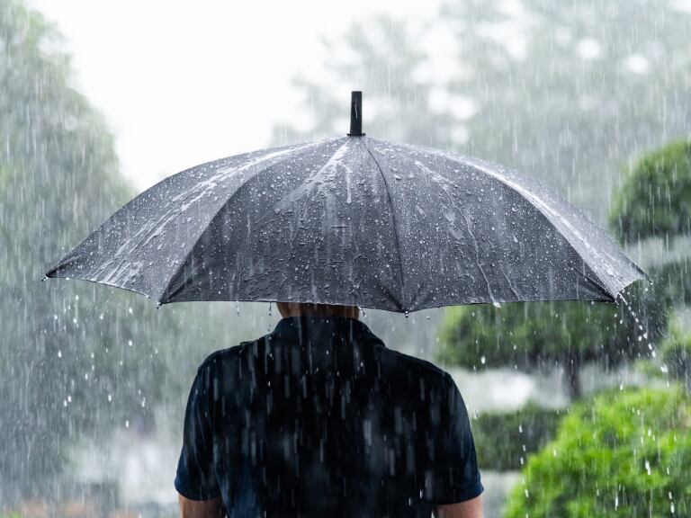 Alerta por río atmosférico categoría 4 en Chile: las 6 regiones que recibirán hasta 100 mm de lluvia